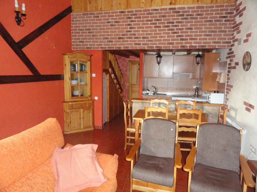 Casa Rural La Vega De Gredos Hostal San Martin de la Vega del Alberche Exterior foto